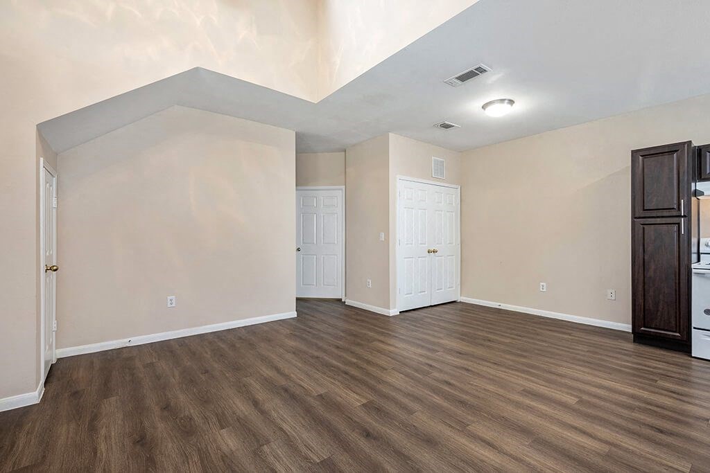 Fountains At Tidwell Apartments & The Enclave, 2303 W. Tidwell Rd